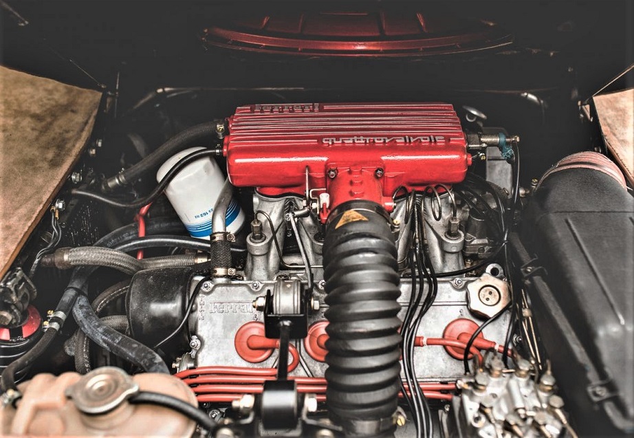 Sbarro Super Eight Motore V8 Ferrari, lo stesso che montava la 308, posizione centrale trasversale, 2962 CC.