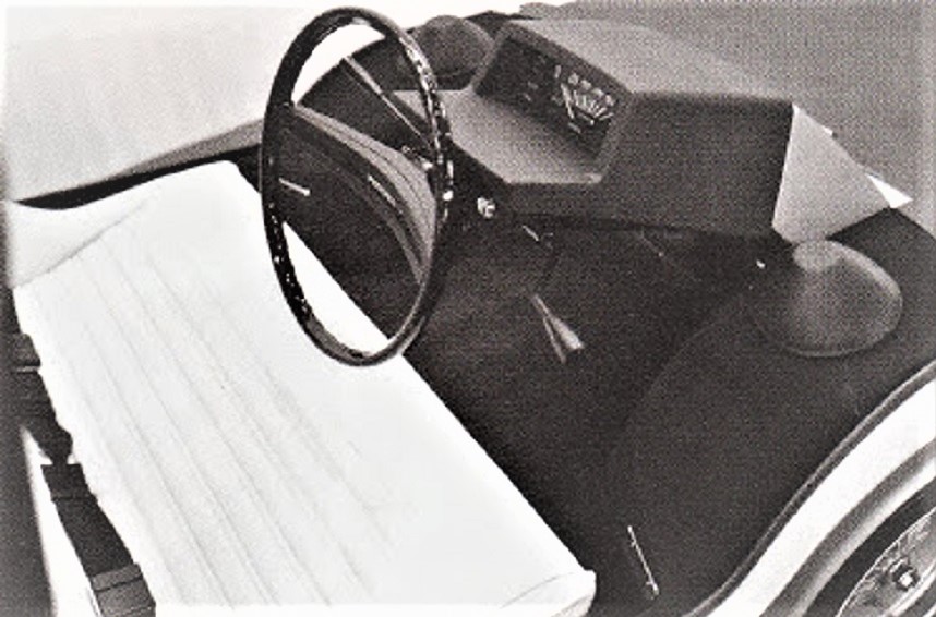il cruscotto del prototipo Toyota EX II 1969.