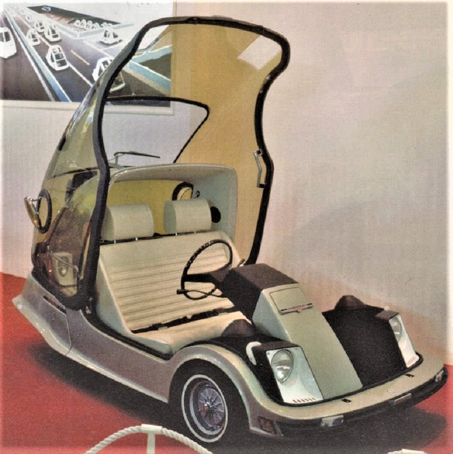 Toyota EX II 1969 La Type A, quella espressamente studiata per i pendolari, l'unica delle tre a montare quella cupola in plexiglass. 