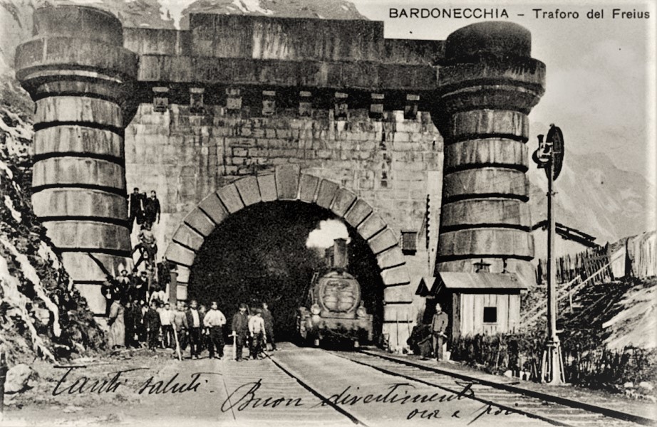 Le gallerie Il traforo del Frejus in una cartolina dell'epoca.