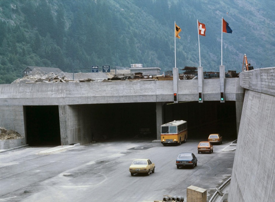 Le gallerie Il San Gottardo, il traforo che è stato a lungo il più lungo del mondo, superato solo nel 2000 dal tunnel di Laerdal, foto 2. 