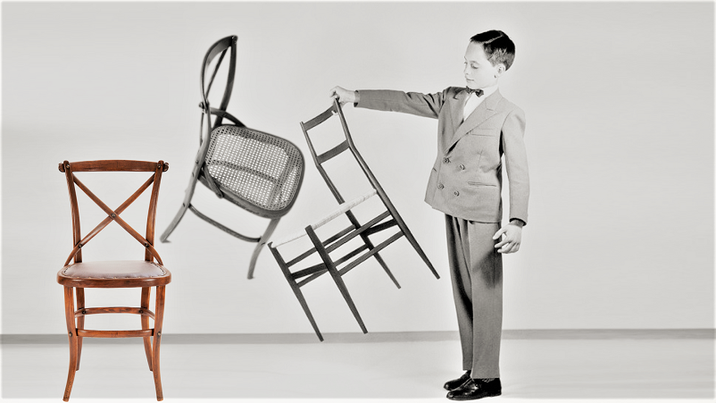 Design italiano, la sedia leggerissima di Giò Ponti 1955, prodotta per diversi anni successivi. 