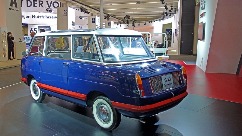 Carrozzeria Savio Seat 600 Multipla Panoramica L'unico esemplare sopravvissuto qui alla Techno Classica di Essen del 2015 ed oggi esposto al museo della SEAT.