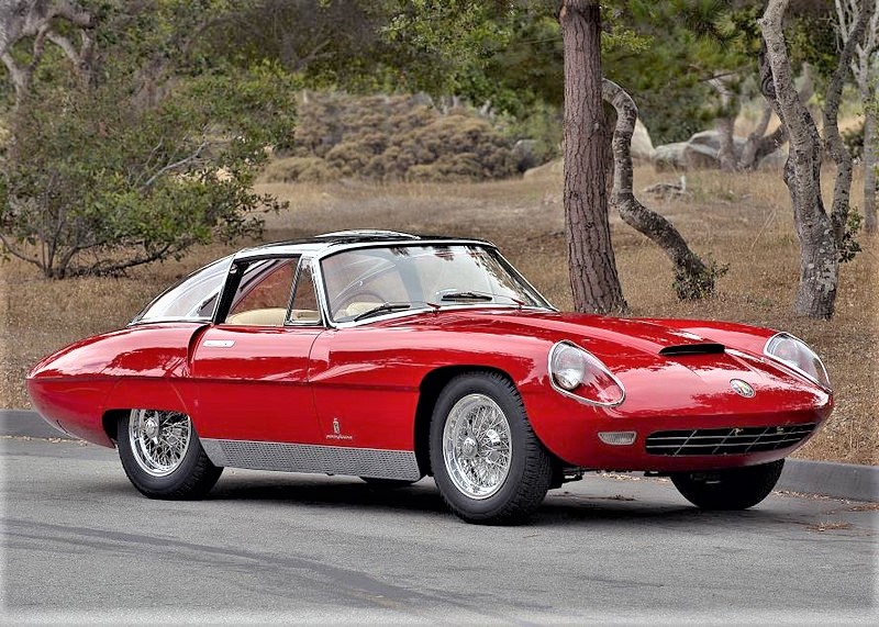 Alfa Romeo 6C 3000 CM Pininfarina Superflow IV, La presa d'aria sul cofano anteriore fu rivista un paio di volte prima di decidere quella definitiva. 