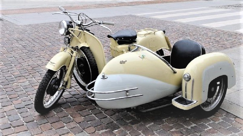 Sidecar Longhi, Sempre un Longhi modello SUPERLEGGERO con colorazione "successiva" emontato su un Moto Guzzi Galletto.