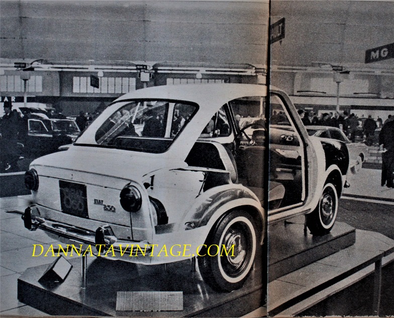 Salone di Ginevra, La Fiat 850 con in evidenza il suo telaio e parti meccaniche sezionate. 
