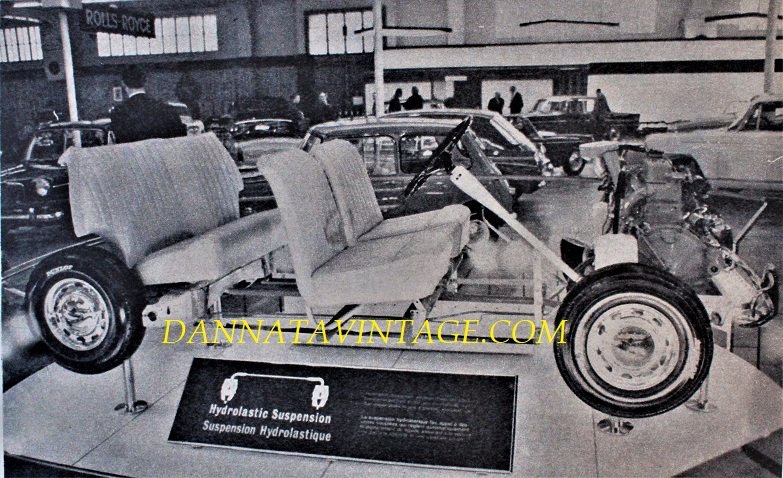 Salone di Ginevra, La BMC così evidenziava le sospensioni idrauliche sulla Mini.