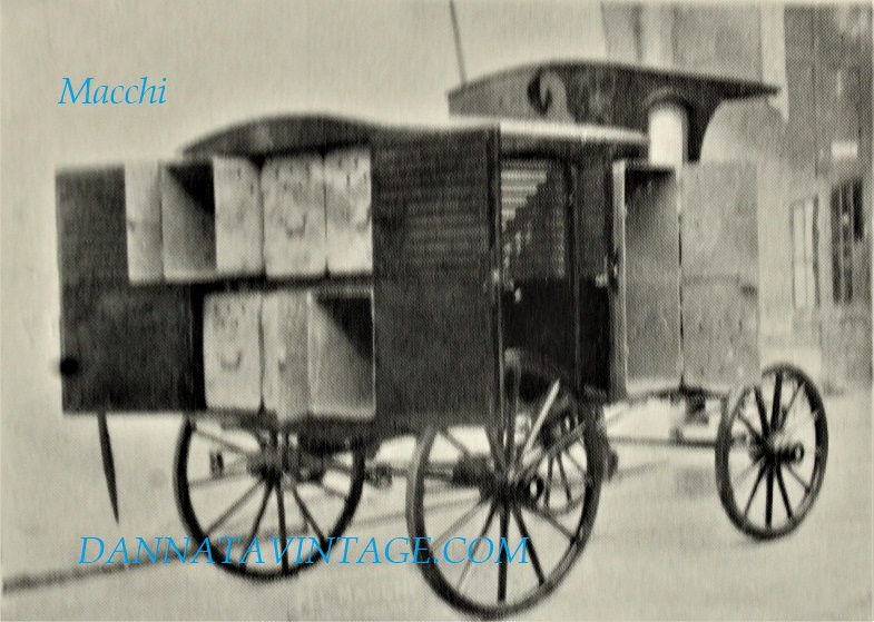 Macchi, In questa foto sfuocata una delle pochissime carrozze salvate dopo un incendio che devastò il capannone che le conteneva, poi destinata ad uno spazio museale.