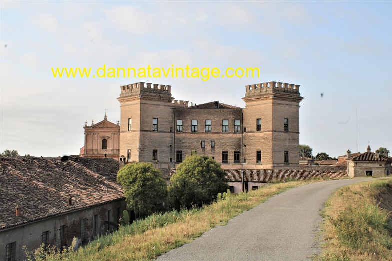 Castello di Mesola Dalla copertina. 