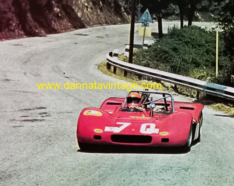 AMS Autoracing La AMS 1000 SP, auto che vinse la Coppa C.S.A.I. nella categoria Sport Prototipi Classe 1000 nel 1971.
