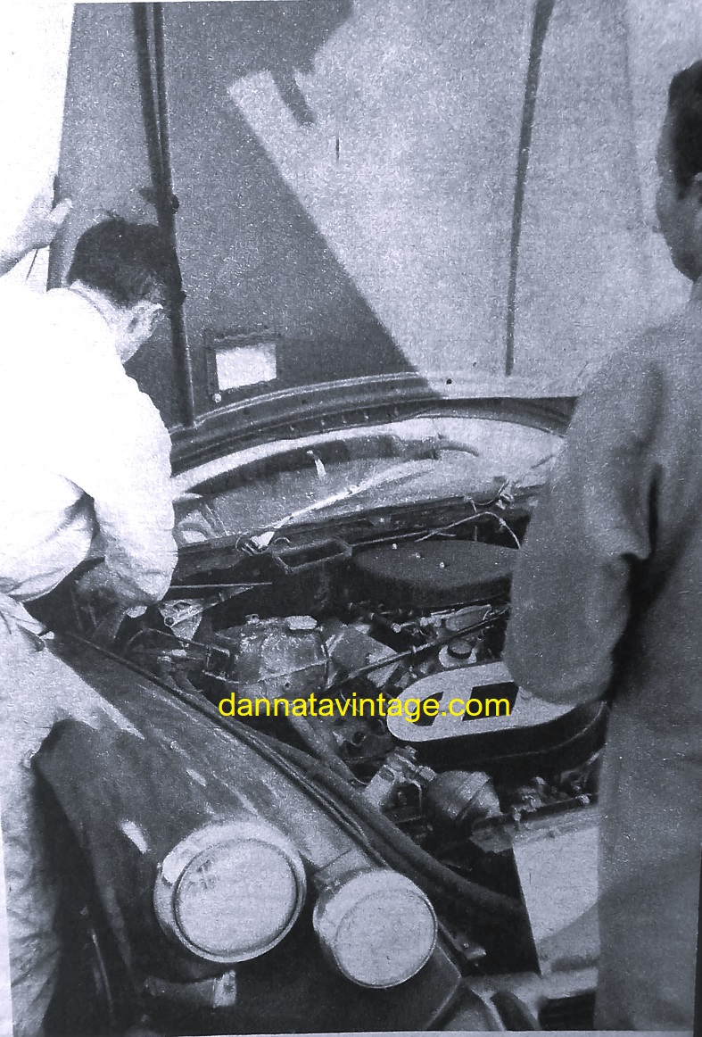Citroen DS Maserati Era ""top secret"" quel vano motore, con il fotografo di allora riuscire comunque a "rubare" questa foto. 