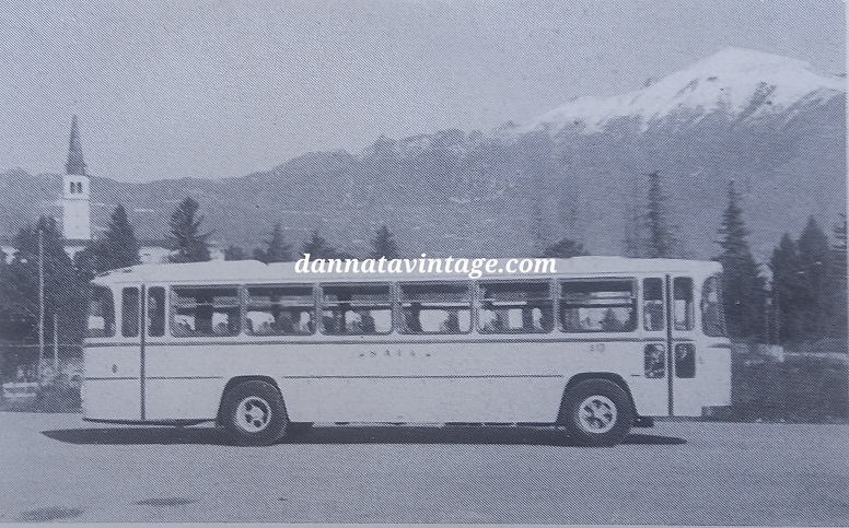 Carrozzeria Dalla Via Sempre l'autobus da rimessa su base FIAT 306/3 del 1962 ma il modello privo della finestratura sul tetto. 