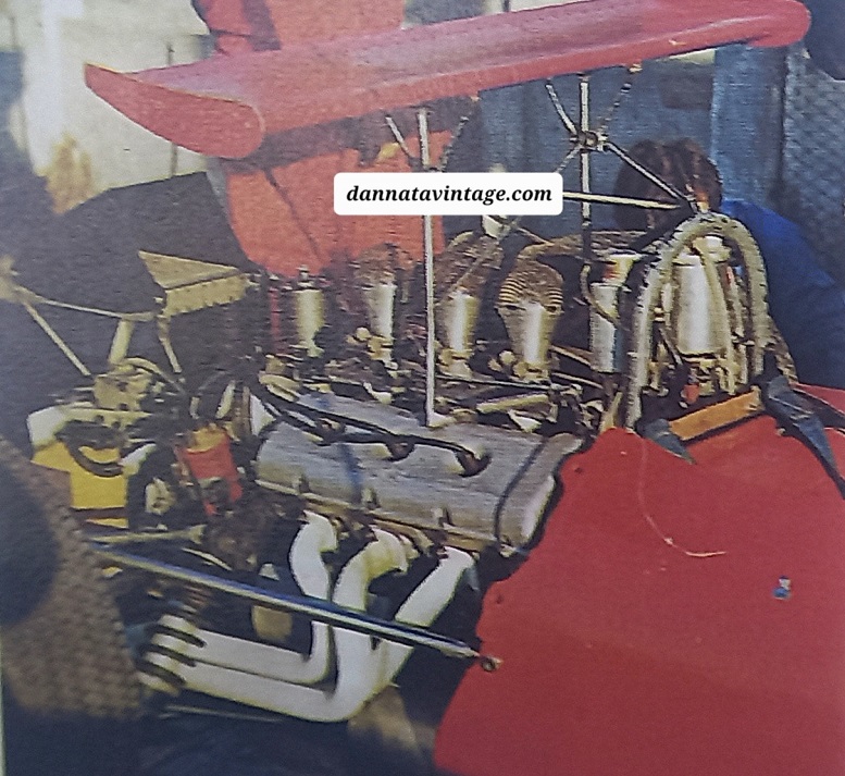 DINO Il motore DIno 166 per la Formula 2 con le modifiche apportate alla testata che era a quattro valvole per cilindro.