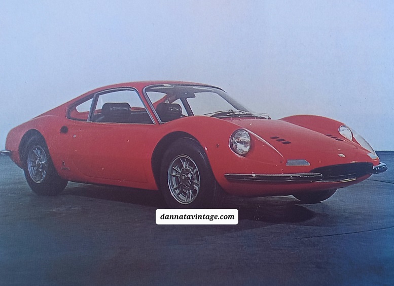 DINO 206 GT Carrozzeria Pininfarina, 235 chilometri orari come velocità massima per un'auto venduta dal 1967 al 1969. 