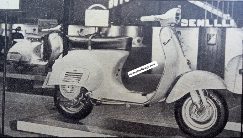 Salone di Milano Vespa 90 condivideva le stesse soluzioni tecniche della versione da 50 cc. 