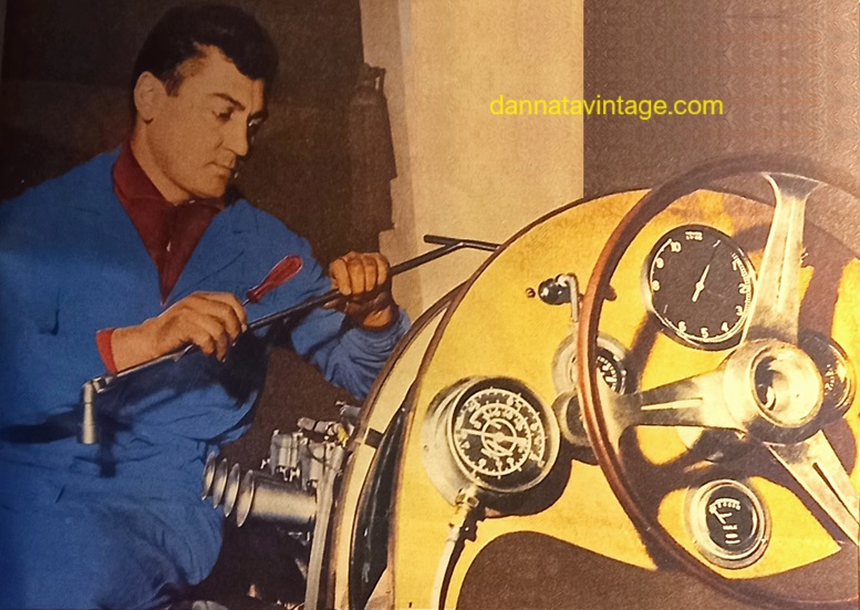 Luigi Ranieri Mentre stava lavorando su una Giulietta Marina , uno scafo da corsa con motore della Alfa Romeo 1300 modificato. Costava 2.000.000 di Lire. 